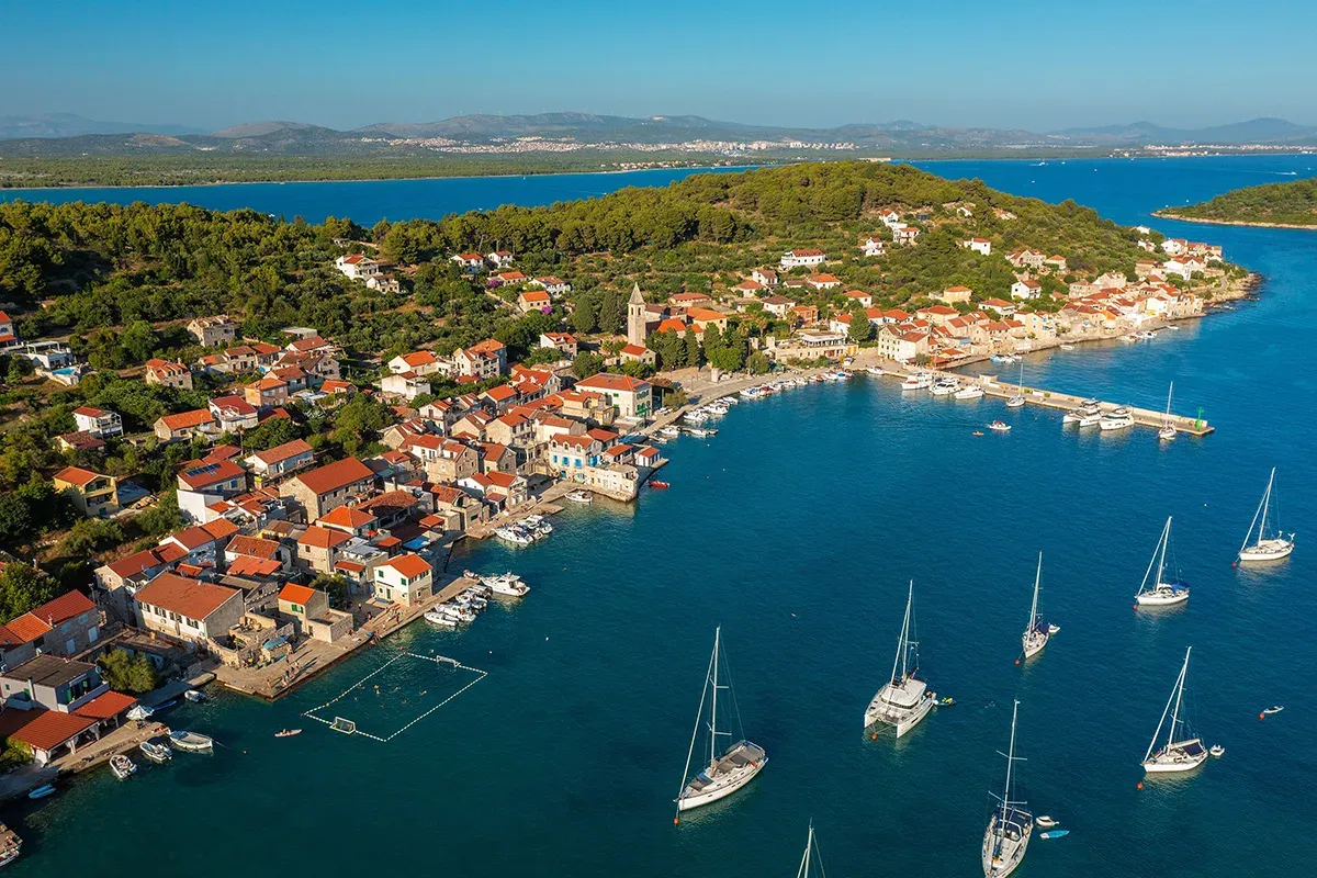 Hafendorf Prvić Luka
